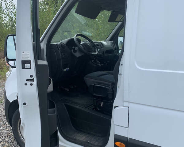 Белый Рено Мастер, объемом двигателя 2.3 л и пробегом 201 тыс. км за 14500 $, фото 3 на Automoto.ua