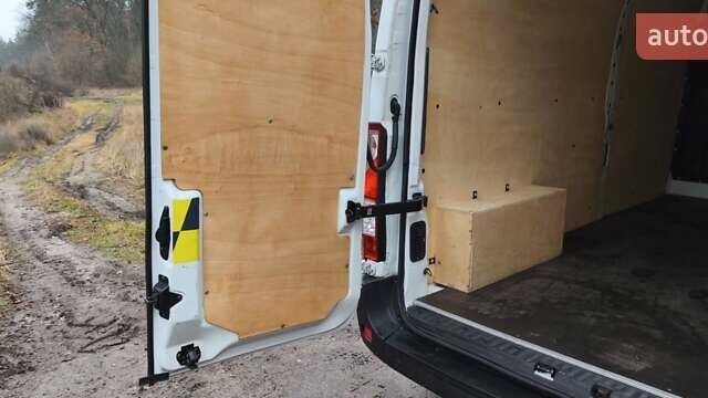 Білий Рено Мастєр, об'ємом двигуна 2.3 л та пробігом 340 тис. км за 14500 $, фото 5 на Automoto.ua