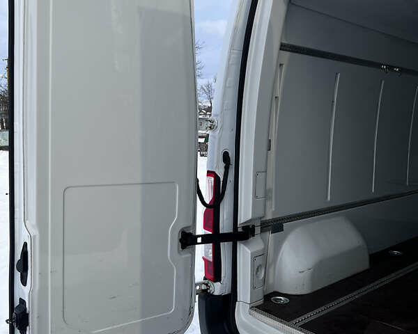 Белый Рено Мастер, объемом двигателя 2.3 л и пробегом 400 тыс. км за 16800 $, фото 35 на Automoto.ua