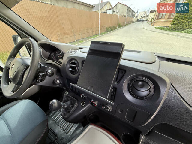 Белый Рено Мастер, объемом двигателя 2.3 л и пробегом 183 тыс. км за 17500 $, фото 74 на Automoto.ua