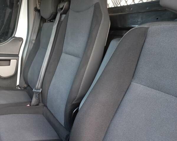 Белый Рено Мастер, объемом двигателя 2.3 л и пробегом 305 тыс. км за 14500 $, фото 12 на Automoto.ua