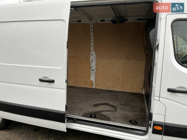 Белый Рено Мастер, объемом двигателя 2.3 л и пробегом 218 тыс. км за 14500 $, фото 19 на Automoto.ua