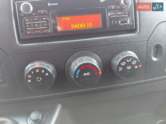 Белый Рено Мастер, объемом двигателя 2.3 л и пробегом 252 тыс. км за 12900 $, фото 25 на Automoto.ua