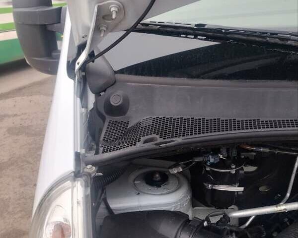 Белый Рено Мастер, объемом двигателя 2.3 л и пробегом 243 тыс. км за 14300 $, фото 28 на Automoto.ua