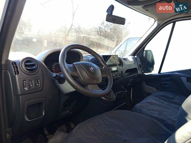 Белый Рено Мастер, объемом двигателя 2.3 л и пробегом 330 тыс. км за 12450 $, фото 4 на Automoto.ua