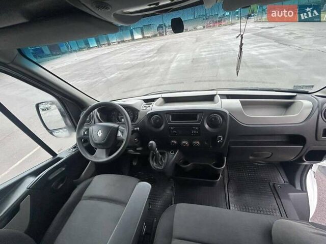 Белый Рено Мастер, объемом двигателя 2.3 л и пробегом 290 тыс. км за 13000 $, фото 11 на Automoto.ua