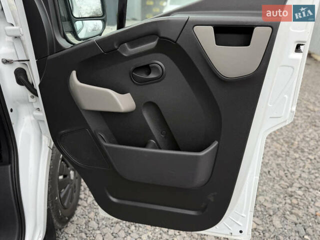 Білий Рено Мастєр, об'ємом двигуна 2.3 л та пробігом 238 тис. км за 11500 $, фото 7 на Automoto.ua