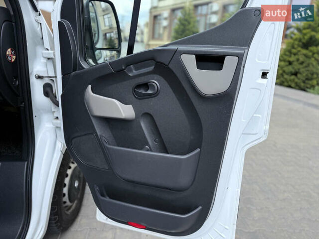 Белый Рено Мастер, объемом двигателя 2.3 л и пробегом 183 тыс. км за 17500 $, фото 92 на Automoto.ua