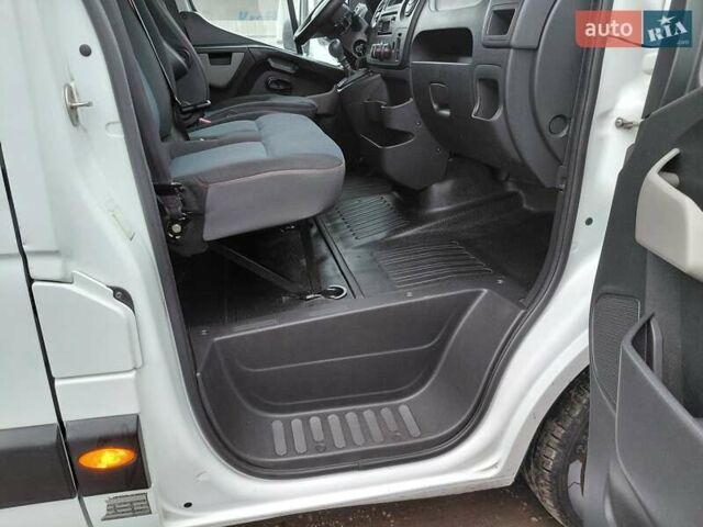 Белый Рено Мастер, объемом двигателя 2.3 л и пробегом 252 тыс. км за 12900 $, фото 20 на Automoto.ua