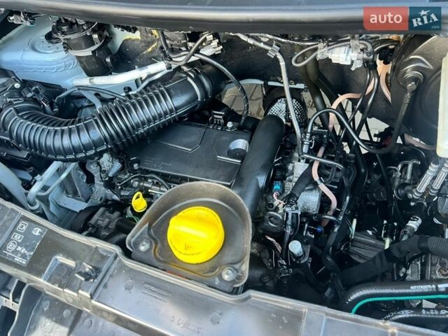 Белый Рено Мастер, объемом двигателя 2.3 л и пробегом 225 тыс. км за 16500 $, фото 57 на Automoto.ua