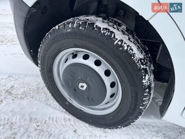 Білий Рено Мастєр, об'ємом двигуна 2.3 л та пробігом 270 тис. км за 14500 $, фото 15 на Automoto.ua