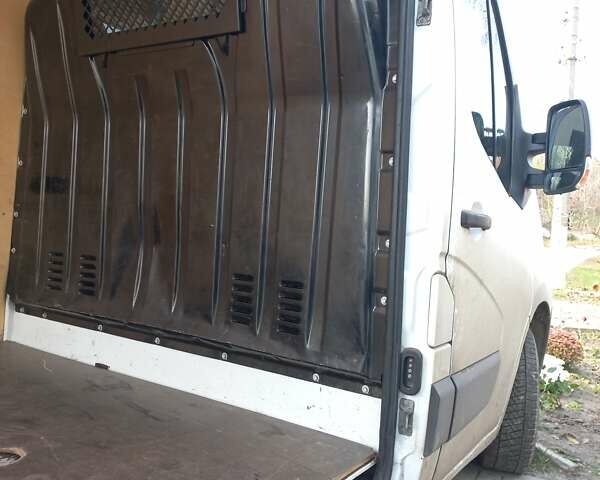 Белый Рено Мастер, объемом двигателя 2.3 л и пробегом 305 тыс. км за 14500 $, фото 22 на Automoto.ua
