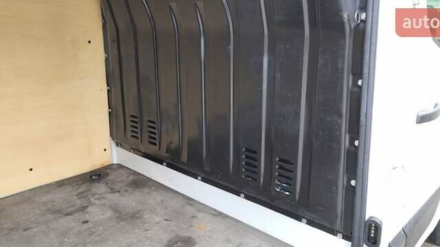 Білий Рено Мастєр, об'ємом двигуна 2.3 л та пробігом 340 тис. км за 14500 $, фото 18 на Automoto.ua