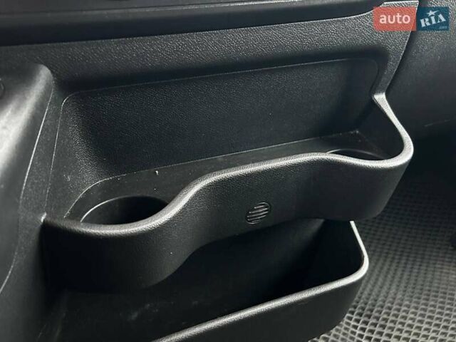 Белый Рено Мастер, объемом двигателя 2.3 л и пробегом 387 тыс. км за 13990 $, фото 26 на Automoto.ua