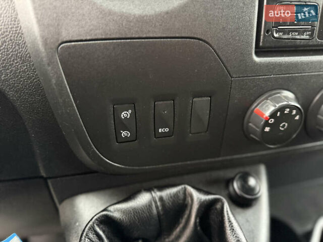 Білий Рено Мастєр, об'ємом двигуна 2.3 л та пробігом 238 тис. км за 11500 $, фото 13 на Automoto.ua