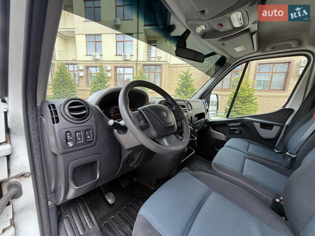 Белый Рено Мастер, объемом двигателя 2.3 л и пробегом 183 тыс. км за 17500 $, фото 97 на Automoto.ua