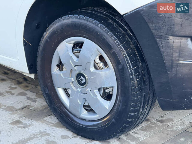 Білий Рено Мастєр, об'ємом двигуна 2.3 л та пробігом 290 тис. км за 13000 $, фото 9 на Automoto.ua