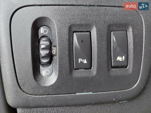Белый Рено Мастер, объемом двигателя 2.3 л и пробегом 252 тыс. км за 12900 $, фото 22 на Automoto.ua