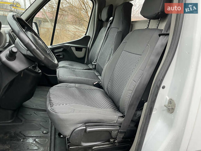 Белый Рено Мастер, объемом двигателя 2.3 л и пробегом 218 тыс. км за 14500 $, фото 14 на Automoto.ua