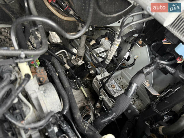 Білий Рено Мастєр, об'ємом двигуна 2.3 л та пробігом 238 тис. км за 11500 $, фото 24 на Automoto.ua