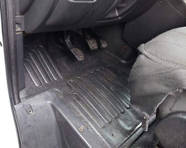 Білий Рено Мастєр, об'ємом двигуна 2.3 л та пробігом 330 тис. км за 12450 $, фото 9 на Automoto.ua