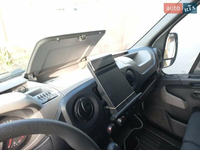 Белый Рено Мастер, объемом двигателя 2.3 л и пробегом 305 тыс. км за 14500 $, фото 8 на Automoto.ua