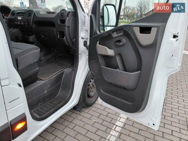 Белый Рено Мастер, объемом двигателя 2.3 л и пробегом 256 тыс. км за 12900 $, фото 14 на Automoto.ua