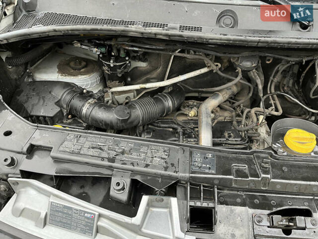 Белый Рено Мастер, объемом двигателя 2.3 л и пробегом 218 тыс. км за 14500 $, фото 7 на Automoto.ua