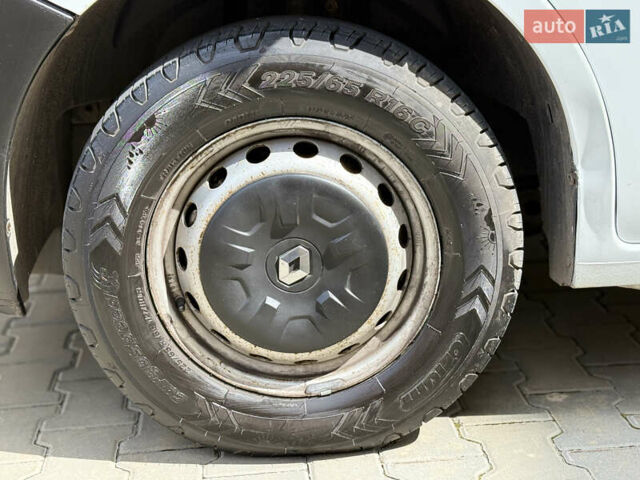 Белый Рено Мастер, объемом двигателя 2.3 л и пробегом 183 тыс. км за 17500 $, фото 37 на Automoto.ua