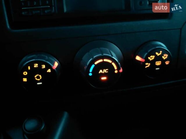 Белый Рено Мастер, объемом двигателя 2.3 л и пробегом 238 тыс. км за 13900 $, фото 33 на Automoto.ua