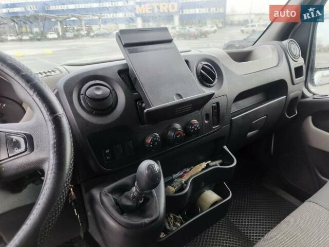 Белый Рено Мастер, объемом двигателя 2.3 л и пробегом 350 тыс. км за 15000 $, фото 7 на Automoto.ua