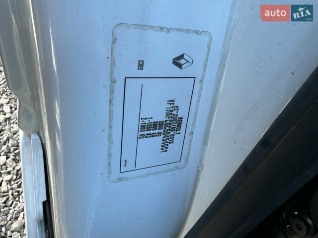 Белый Рено Мастер, объемом двигателя 2.3 л и пробегом 242 тыс. км за 15600 $, фото 26 на Automoto.ua