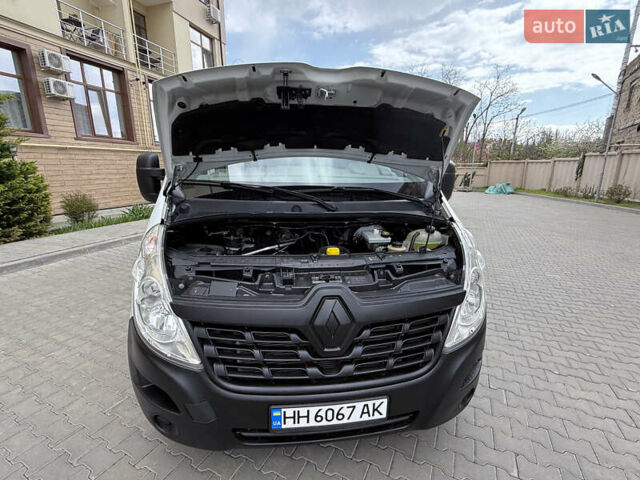 Белый Рено Мастер, объемом двигателя 2.3 л и пробегом 183 тыс. км за 17500 $, фото 56 на Automoto.ua