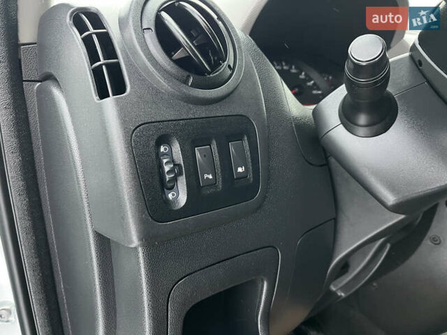 Білий Рено Мастєр, об'ємом двигуна 2.3 л та пробігом 270 тис. км за 14500 $, фото 20 на Automoto.ua