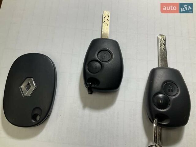 Белый Рено Мастер, объемом двигателя 2.3 л и пробегом 289 тыс. км за 12300 $, фото 17 на Automoto.ua