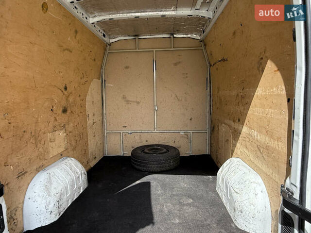 Белый Рено Мастер, объемом двигателя 2.3 л и пробегом 183 тыс. км за 17500 $, фото 50 на Automoto.ua