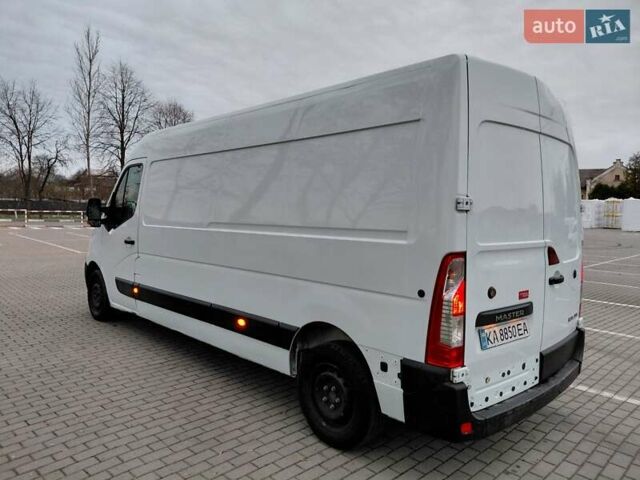 Белый Рено Мастер, объемом двигателя 2.3 л и пробегом 256 тыс. км за 12900 $, фото 1 на Automoto.ua