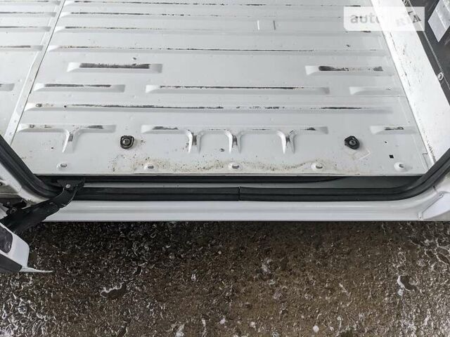 Белый Рено Мастер, объемом двигателя 2.3 л и пробегом 513 тыс. км за 11000 $, фото 15 на Automoto.ua