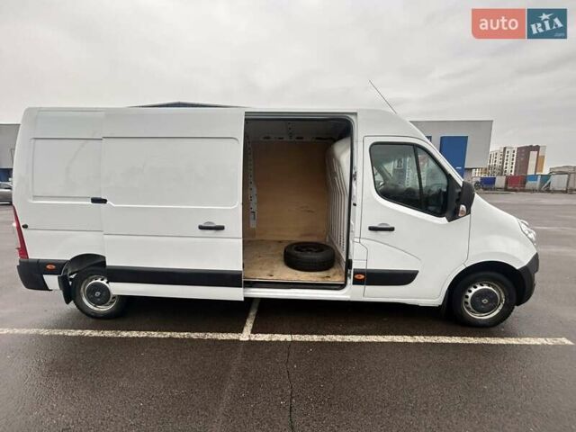 Белый Рено Мастер, объемом двигателя 2.3 л и пробегом 290 тыс. км за 13000 $, фото 13 на Automoto.ua