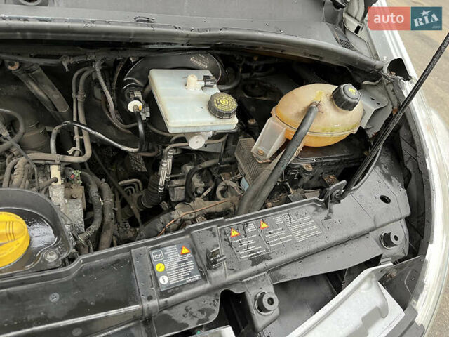 Белый Рено Мастер, объемом двигателя 2.3 л и пробегом 218 тыс. км за 14500 $, фото 6 на Automoto.ua