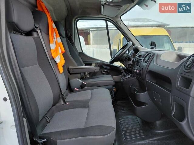 Білий Рено Мастєр, об'ємом двигуна 0 л та пробігом 318 тис. км за 13600 $, фото 16 на Automoto.ua