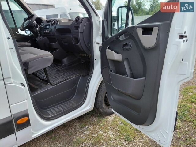 Белый Рено Мастер, объемом двигателя 2.3 л и пробегом 270 тыс. км за 14500 $, фото 21 на Automoto.ua