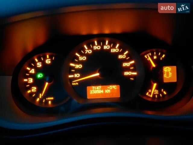 Белый Рено Мастер, объемом двигателя 2.3 л и пробегом 238 тыс. км за 13900 $, фото 35 на Automoto.ua