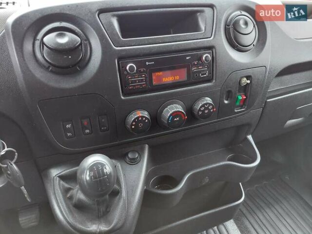 Белый Рено Мастер, объемом двигателя 2.3 л и пробегом 252 тыс. км за 12900 $, фото 26 на Automoto.ua