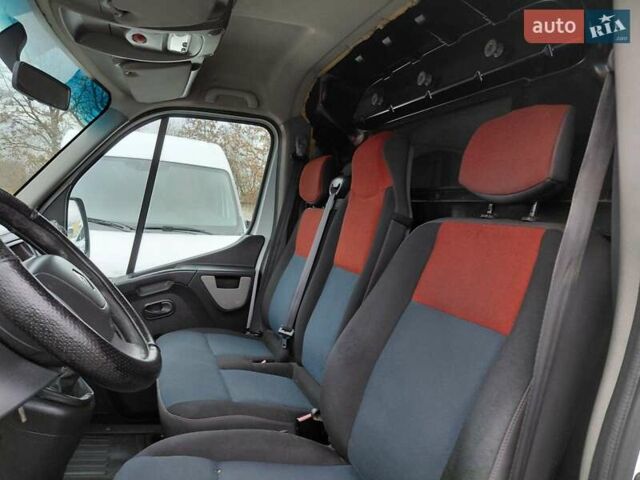 Белый Рено Мастер, объемом двигателя 2.3 л и пробегом 252 тыс. км за 12900 $, фото 35 на Automoto.ua