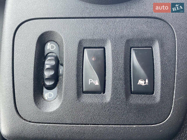 Білий Рено Мастєр, об'ємом двигуна 2.3 л та пробігом 620 тис. км за 15500 $, фото 30 на Automoto.ua