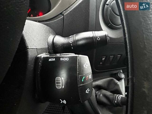 Белый Рено Мастер, объемом двигателя 2.3 л и пробегом 387 тыс. км за 13990 $, фото 16 на Automoto.ua