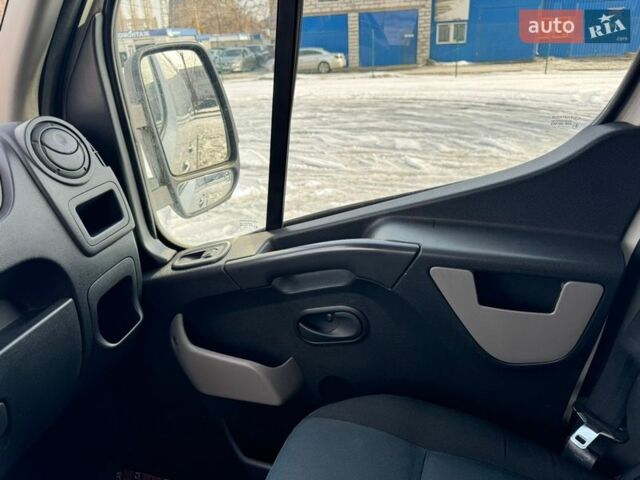 Белый Рено Мастер, объемом двигателя 2.3 л и пробегом 454 тыс. км за 9700 $, фото 24 на Automoto.ua