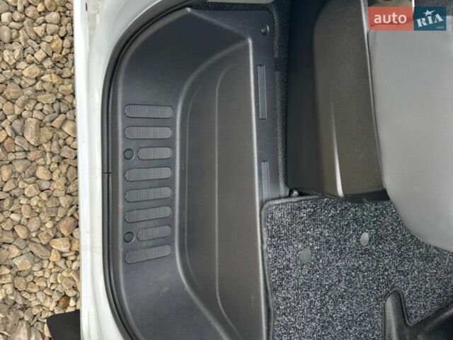 Белый Рено Мастер, объемом двигателя 2.3 л и пробегом 276 тыс. км за 20500 $, фото 30 на Automoto.ua