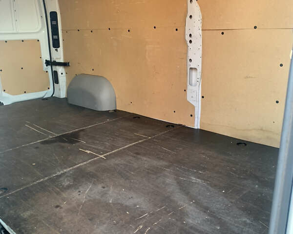 Белый Рено Мастер, объемом двигателя 2.3 л и пробегом 201 тыс. км за 14500 $, фото 16 на Automoto.ua